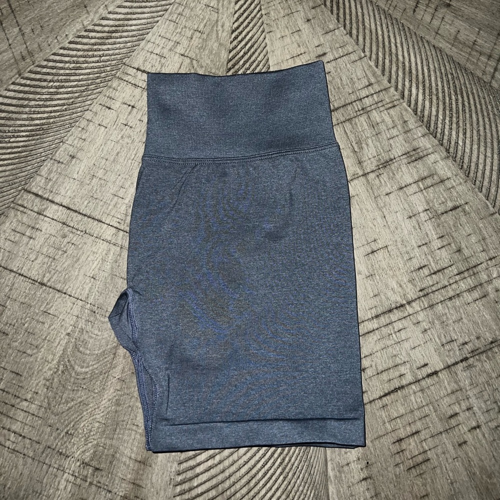 YoungLA Legacy Seamless Short - Picture 2 of 5